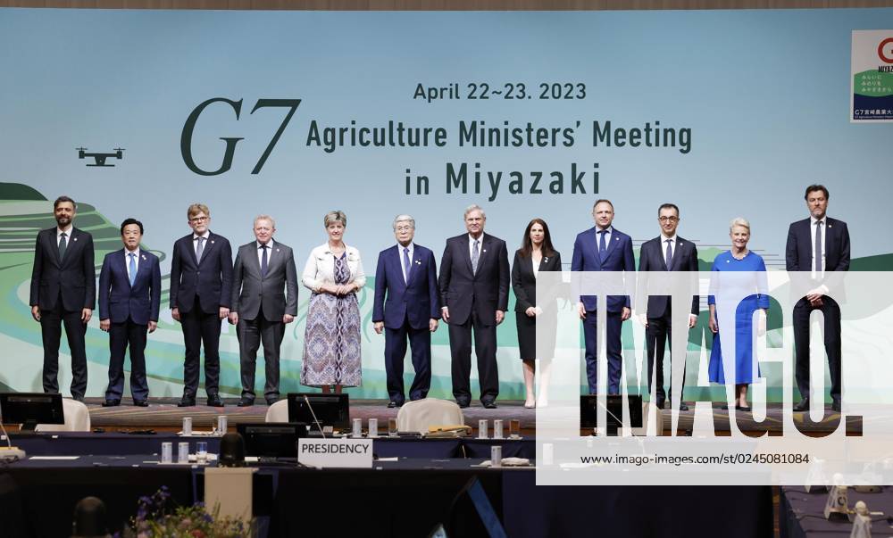 G-7 farm ministers meeting in Miyazaki Japanese Agriculture, Forestry and Fisheries Minister Tetsuro Nomura (6th from L) and other participants of a two-day Group of Seven agricultural ministers meeting in Miyazaki, southwestern Japan, pose during a photo session on the first day on April 22, 2023. A14AA0001419143P