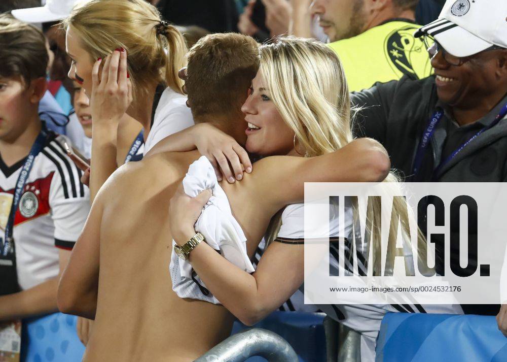 Deborah Kimmich, Schwester von Joshua KIMMICH, DFB 21 umarmen sich, Jubel, Freude, Emotionen, Feiern, Lachen, jubelt, freuen, reisst die Arme hoch, ballt die Faust GERMANY - ITALY 6-5 n.P. Quarterfinal ,Football European Championships EURO at 02 nd of July, 2016 in Bordeaux, France. Fussball, Nationalteam, Italien Deutschland, Viertelfinale
