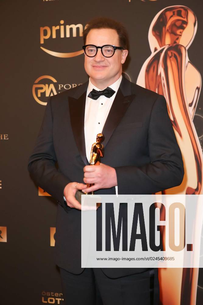 Wiener Hofburg, ROMY - Film- u. TV-Preis, Gala-Verleihung des Fernseh-Preises von ORF u. KURIER im Bild: Brendan Fraser, -mit d Award, ROMY - Film- u. TV-Preis