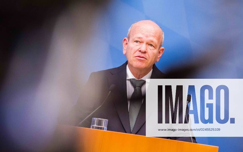 BURKHARD KOERNER (Burkhard KoÂ¶rner) Praesident of the Bavarian Verfassungsschutz. The Bavarian Verfassungsschutz (Secret Service, Office for the Protection of the Constitution) released the 2022 report detailing threats to the state of Bavaria and the country. Over the past years, conspiracy theorists, new age and wellness extremists, right-extremists, Reichsbuerger (sovereign citizens), and various enemies of democracy have taken a leading role against the German state and society, with such cases as Terror Gruppe S. and the alleged Reichsbuerger terrorist plot to topple the state underscoring that the threats are not giving up. Other threats to the state include those that may be directed by R - ZUMAb160 20230424_zbp_b160_040