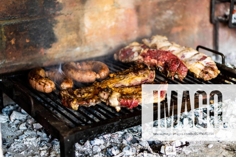 The traditional and most famous argentinian barbecue Córdoba, Cordoba, Argentina R_SIIZ23032171-1157193-01
