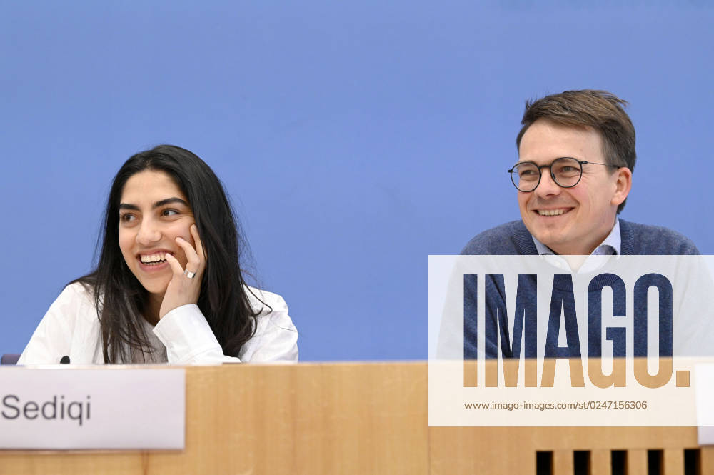 Sultana Sediqi und Robert Kusche bei der Bundespressekonferenz zur Jahresstatistik 2022 zu rechter und rassistischer Gewalt sowie zu der aktuellen Welle rassistischer Mobilisierungen in Ostdeutschland im Haus der Bundespressekonferenz. Berlin, 09.052023