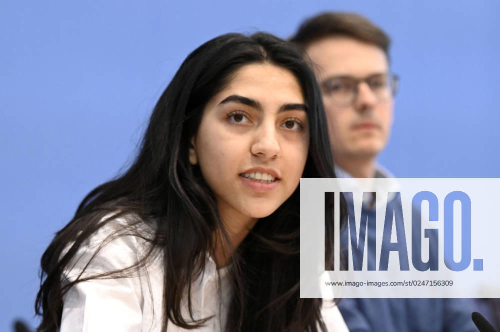 Sultana Sediqi und Robert Kusche bei der Bundespressekonferenz zur Jahresstatistik 2022 zu rechter und rassistischer Gewalt sowie zu der aktuellen Welle rassistischer Mobilisierungen in Ostdeutschland im Haus der Bundespressekonferenz. Berlin, 09.052023