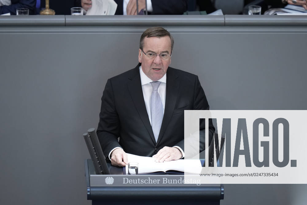 Deutscher Bundestag, 102. Plenarsitzung Verteidigungsminister Boris Pistorius (SPD) im Portrait bei seiner Rede zur Verlaengerung des Bundeswehreinsatzes in Mali bei der 102. Sitzung des Deutschen Bundestag, 10.05.2023 Berlin, Berlin Berlin Deutschland
