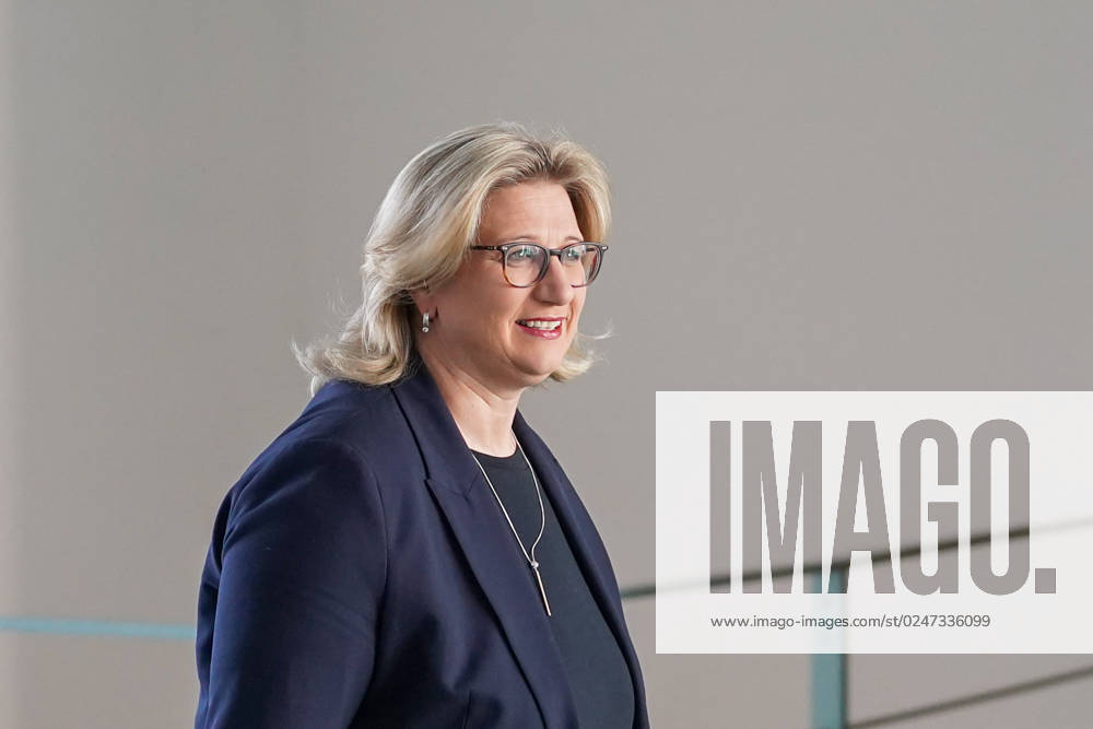Berlin, Deutschland 10. Mai 2023: Ministerpräsidentenkonferenz zur Flüchtlingsfrage in Berlin - 10.05.2023 Im Bild: Anke Rehlinger, Ministerpräsidentin des Saarlandes (SPD) Bundeskanzleramt Berlin