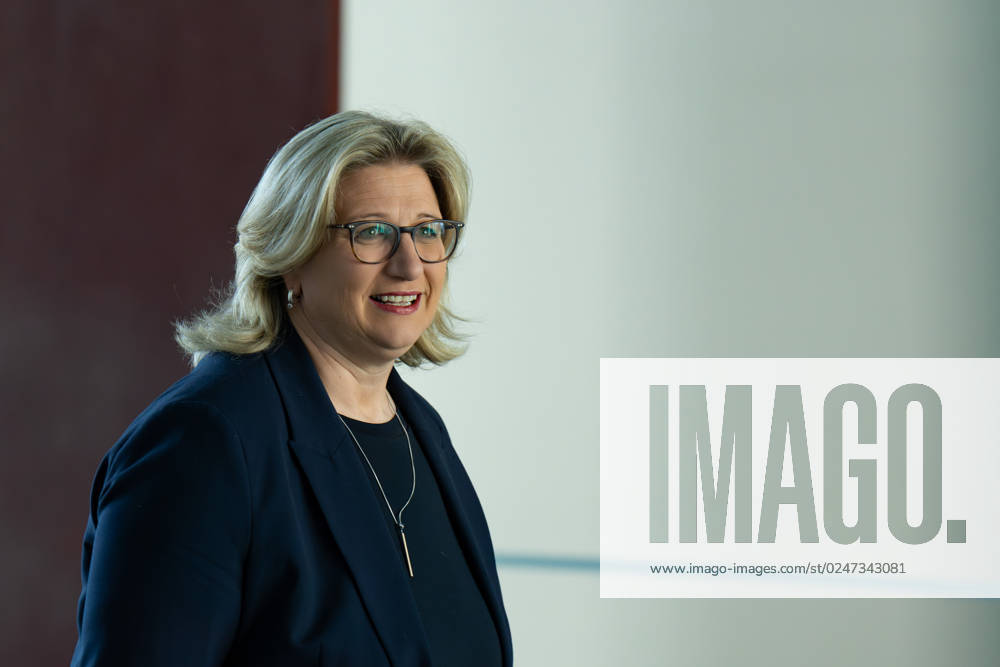Beratungen im Kanzleramt in Berlin, Ministerpräsidentin Anke Rehlinger, Saarland, SPD Beratungen des Bundeskanzlers mit den Regierungschefinnen und Regierungschefs der Länder Berlin Berlin GER