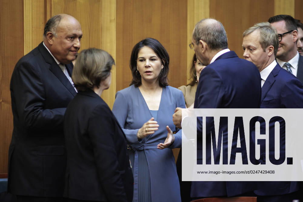 Lage im Nahostkonflikt: Annalena Baerbock, Bundesaussenministerin, laedt zu Kleeblatt-Treffen nach Berlin ein. Hier im Bild (L-R): Samih Schukri, Aussenminister von Aegypten, Catherine Colonna, Aussenministerin von Frankreich, Annalena Baerbock, Bundesaussenministerin, Ayman Safadi , Aussenminister von Jordanien, und Sven Koopmans, EU-Sonderbeauftragter fuer den Nahost-Friedensprozess. Berlin, 11.05.2023. Berlin Deutschland