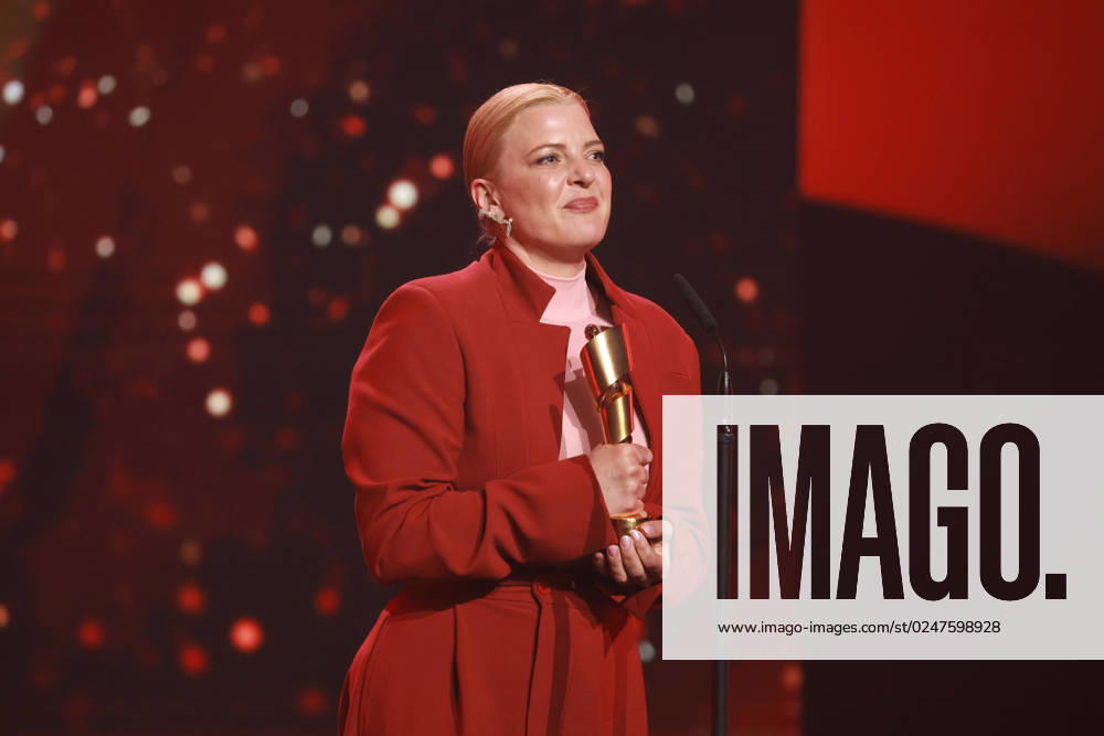 Deutscher Filmpreis 2023 BESTE WEIBLICHE NEBENROLLE Gewinnerin Jördis Triebel bei der Verleihung der Lola - Deutscher Filmpreis 2023 im Theater am Potsdamer Platz in Berlin 12.05.2023