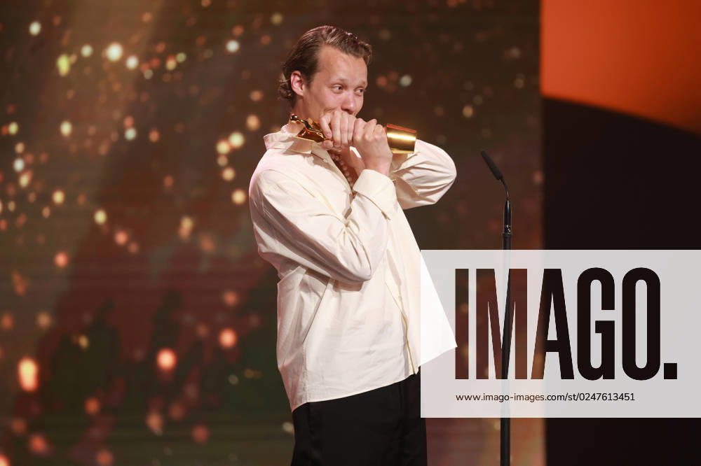 Deutscher Filmpreis 2023 BESTE MÄNNLICHE HAUPTROLLE Gewinner Felix Kammerer IM WESTEN NICHTS NEUES bei der Verleihung der Lola - Deutscher Filmpreis 2023 im Theater am Potsdamer Platz in Berlin 12.05.2023