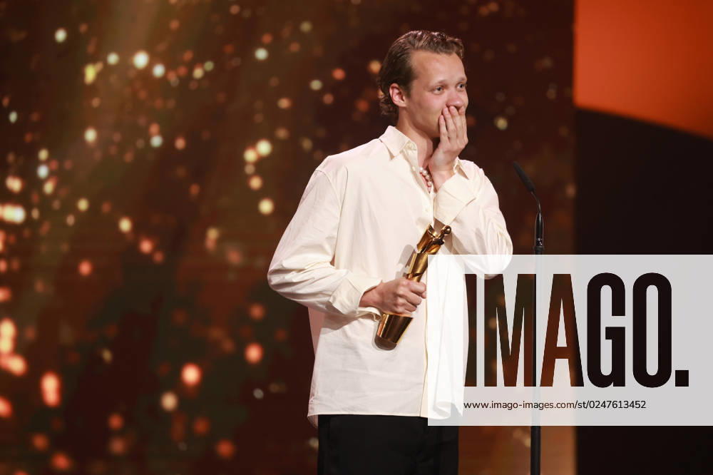 Deutscher Filmpreis 2023 BESTE MÄNNLICHE HAUPTROLLE Gewinner Felix Kammerer IM WESTEN NICHTS NEUES bei der Verleihung der Lola - Deutscher Filmpreis 2023 im Theater am Potsdamer Platz in Berlin 12.05.2023
