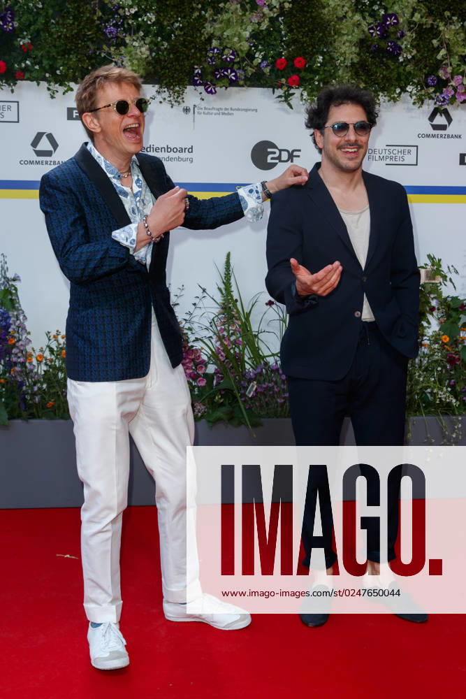Event - Deutscher Filmpreis 2023 Alexander Scheer und Fahri Yardim beim 73. Deutschen Filmpreis im Theater am Potsdamerplatz am 12.05.2023 in Berlin.