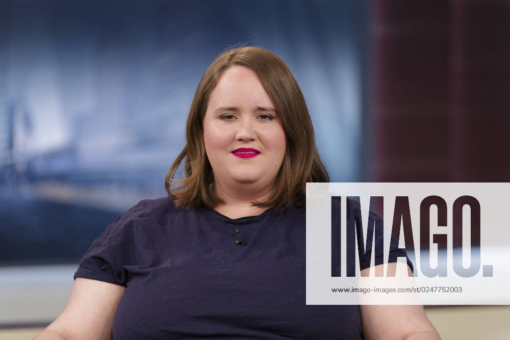 Ricarda Lang bei Anne Will 2023-05-14 - Deutschland, Berlin - Ricarda Lang (Bündnis 90 Die Grünen), Parteivorsitzende, zu Gast bei Anne Will im Ersten. Thema der ARD-Politiktalkrunde: Hoher Anspruch, harte Wirklichkeit - hat die Ampel Lösungen für die aktuellen Krisen?
