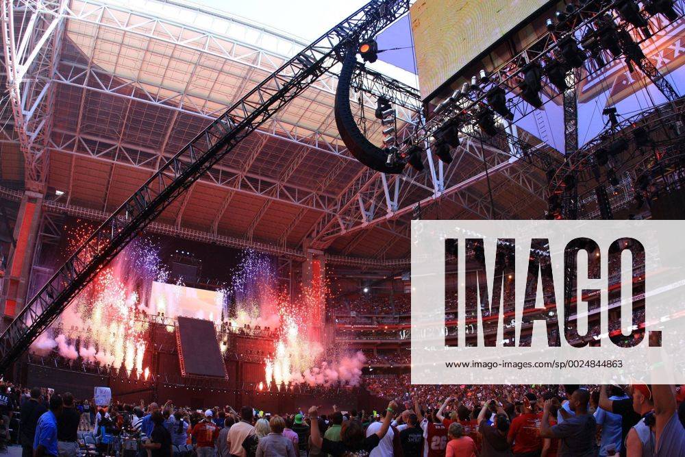 Mar 28, 2010 - Phoenix, Arizona, USA - The scene at the Phoenix Stadium during WWE Wrestlemania 26. WWE 2010 - Wrestlemania 26 - ZUMAr72_