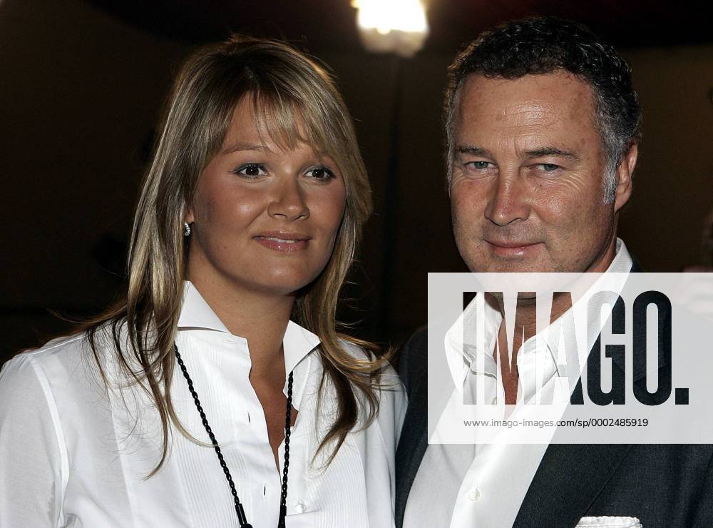 Franziska van Almsick mit Lebensgefährte Jürgen B. Harder (beide Deutschland) anlässlich der Verleihung des Laureus Medienpreises 2006 Schwimmen Damen Laureus Medienpreis Deutschland 2006, Preisverleihung, Auszeichnung, Ehrung, Verleihung Gruppe München Schwimmen Damen Laureus Medienpreis Deutschland 2006, Preisverleihung, Auszeichnung, Ehrung, Verleihung Gruppe München