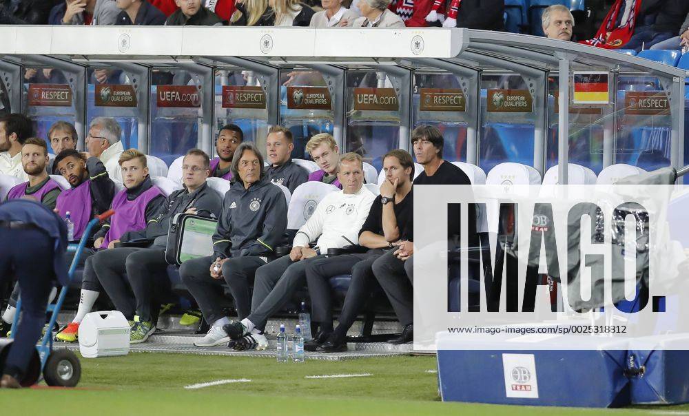 DFB Bundestrainer Joachim Jogi LOEW, LÖW,Thomas SCHNEIDER, DFB Co-Trainer, Assistenztrainer Andreas KOEPKE , Torwarttrainer DFB Dr. Hans-Wilhelm Müller-Wohlfahrt, DFB Mannschaftsarzt, Julian BRANDT, DFB 24 Marc-Andre TER STEGEN, TW DFB 22 Max MEYER, DFB 18 Karim BELLARABI, DFB 20 Shkodran MUSTAFI, DFB 2 NORWEGEN - DEUTSCHLAND 0-3 Deutsche Fussball Nationalmannschaft DFB, WM Qualifikation am 04.09.2016 in Oslo, Norwegen WM-Quali, Quali,