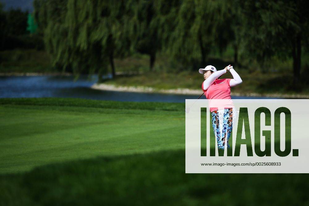 Feng Shanshan of China attends the practise session on Day two of 2016 Reignwood LPGA Golf Damen Classic at Reignwood Pine Valley on September 27, 2016 in Beijing, China. CFP492803841