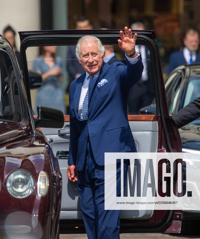 King Charles III is seen in Covent Garden during a visit to St Paulâ€⠢s Church, Apple Market and Royal Opera House Arcade. London United Kingdom - ZUMAs262 20230517_zip_s262_011