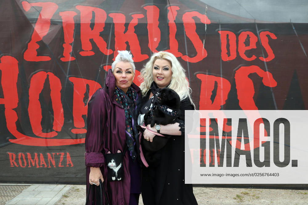 Z irkus des Horrors Premiere in Hamburg Claudia Guelzow,Yulie Kendra Guelzow mit Hund Sunshine, Premiere von Zirkus des Horrors - Romanza Circusproduction auf dem Heiliggeistfeld Hamburg