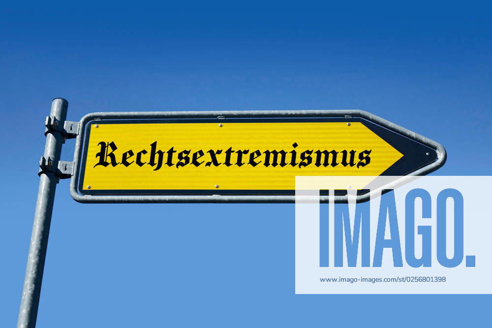 Wegweiser mit Rechtsextremismus Wegweiser mit Rechtsextremismus, 18.05.2023, Borkwalde, Brandenburg, In einem Wegweiser steht der Schriftzug Rechtsextremismus.