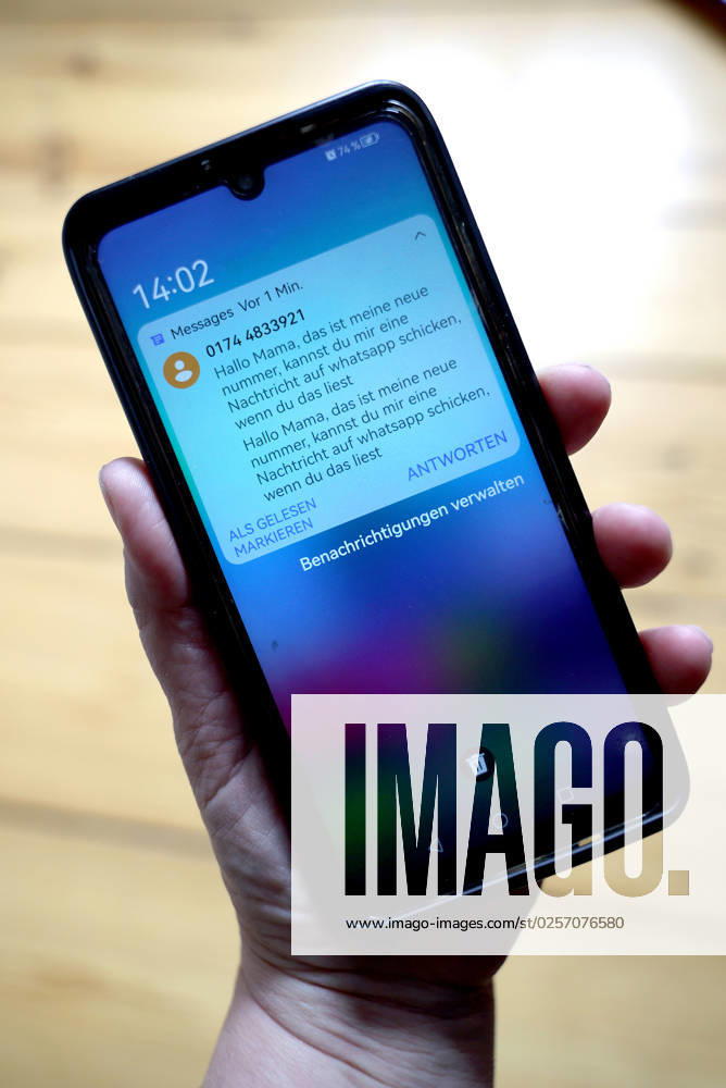 Berlin - Deutschland. Aktuell grassieren Betrugs-SMS, die auf eine Unterhaltung auf Whatsapp locken sollen.