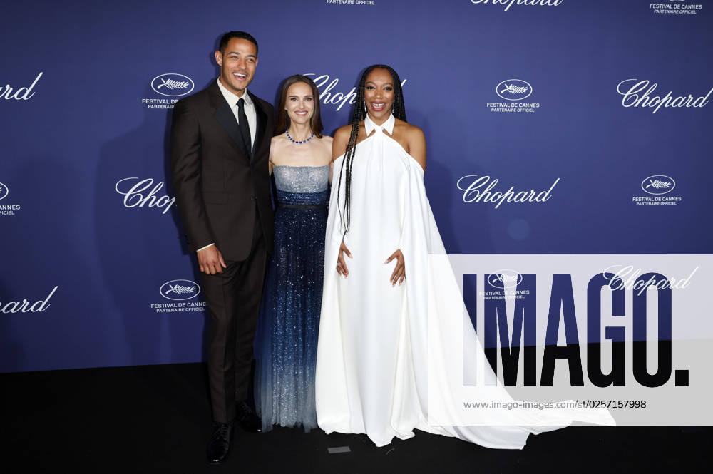 Bilder des Jahres 2023, Entertainment 05 Mai Entertainment Themen der Woche KW20 Daryl McCormack, Natalie Portman und Naomi Ackie beim Official Trophee Chopard Dinner Photocall im Carlton Beach Club auf dem Festival de Cannes 2023 76. Internationale Filmfestspiele von Cannes am Palais des Festivals. Cannes