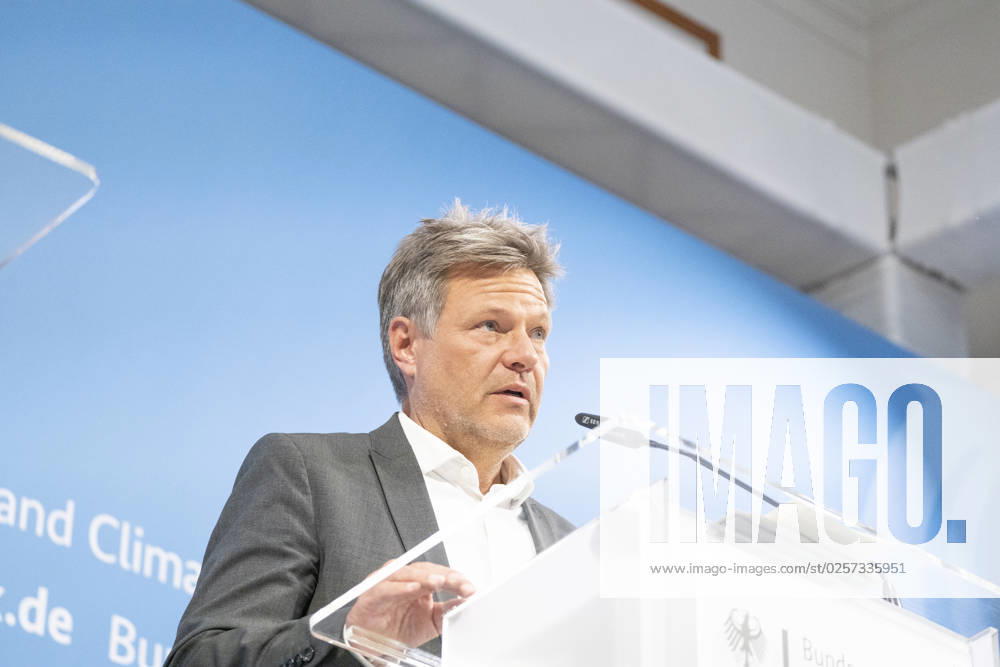 Pressestatement Energiestrompreis im Bundeswirtschaftsministerium Robert Habeck, Bundeswirtschaftsminister;Pressestatement Energiestrompreis im Bundeswirtschaftsministerium Robert Habeck, Bundeswirtschaftsminister, Berlin Berlin Deutschland BMWK