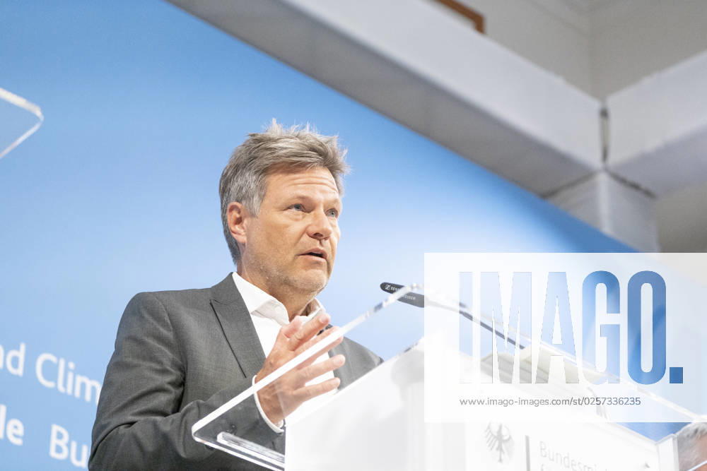 Pressestatement Energiestrompreis im Bundeswirtschaftsministerium Robert Habeck, Bundeswirtschaftsminister;Pressestatement Energiestrompreis im Bundeswirtschaftsministerium Robert Habeck, Bundeswirtschaftsminister, Berlin Berlin Deutschland BMWK