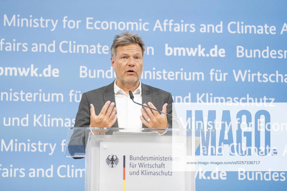Pressestatement Energiestrompreis im Bundeswirtschaftsministerium Robert Habeck, Bundeswirtschaftsminister;Pressestatement Energiestrompreis im Bundeswirtschaftsministerium Robert Habeck, Bundeswirtschaftsminister, Berlin Berlin Deutschland BMWK