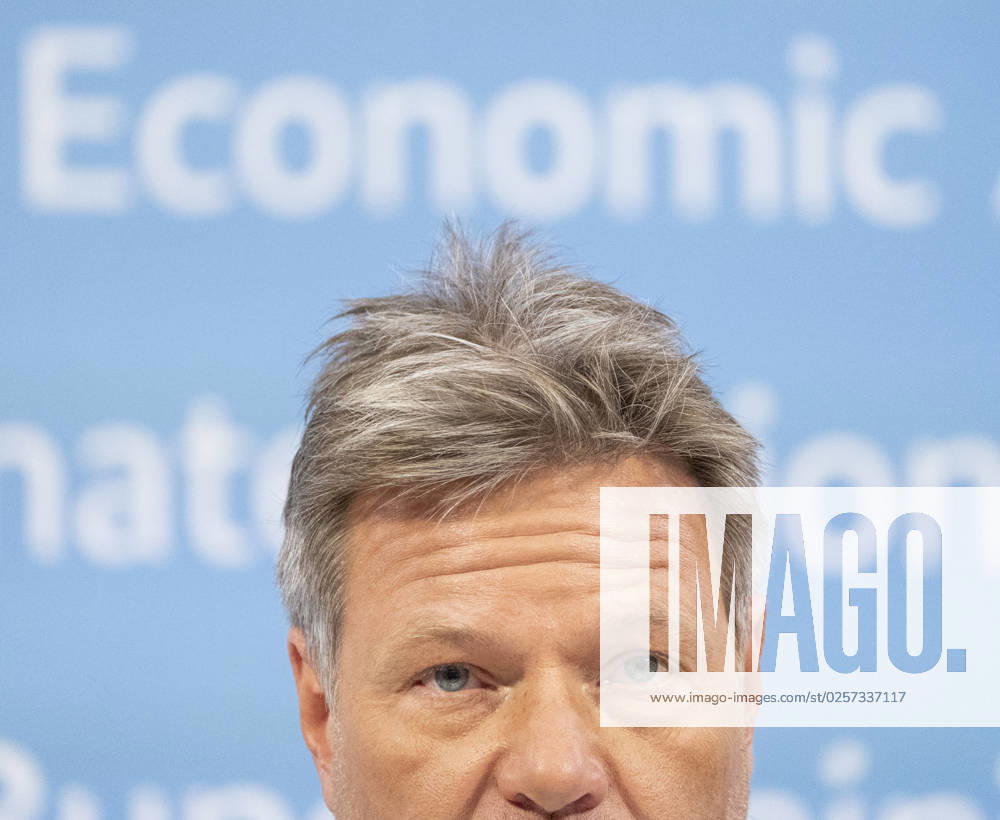 Pressestatement Energiestrompreis im Bundeswirtschaftsministerium Robert Habeck, Bundeswirtschaftsminister;Pressestatement Energiestrompreis im Bundeswirtschaftsministerium Robert Habeck, Bundeswirtschaftsminister, Berlin Berlin Deutschland BMWK