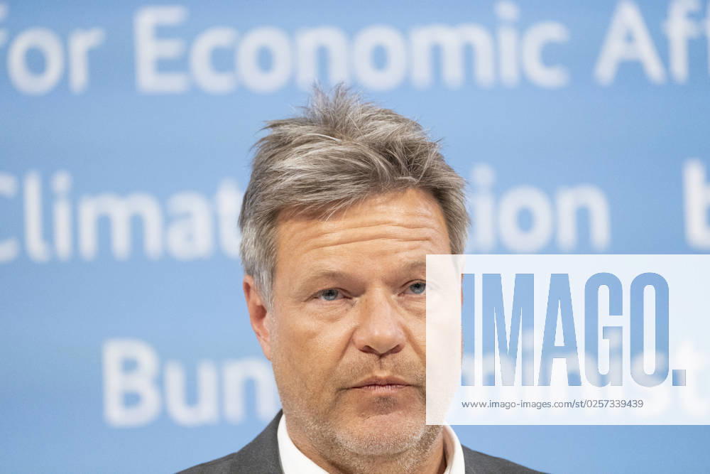 Pressestatement Energiestrompreis im Bundeswirtschaftsministerium Robert Habeck, Bundeswirtschaftsminister;Pressestatement Energiestrompreis im Bundeswirtschaftsministerium Robert Habeck, Bundeswirtschaftsminister, Berlin Berlin Deutschland BMWK