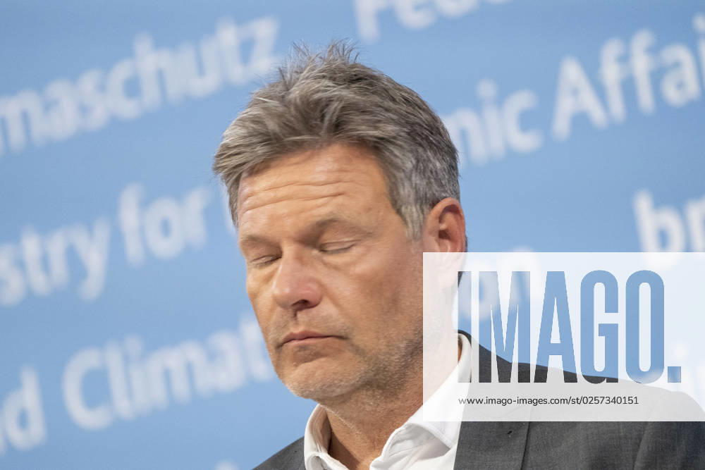 Pressestatement Energiestrompreis im Bundeswirtschaftsministerium Robert Habeck, Bundeswirtschaftsminister;Pressestatement Energiestrompreis im Bundeswirtschaftsministerium Robert Habeck, Bundeswirtschaftsminister, Berlin Berlin Deutschland BMWK