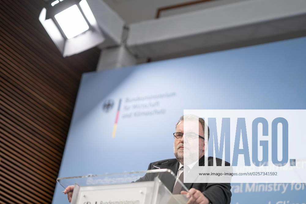 Pressestatement Energiestrompreis im Bundeswirtschaftsministerium Prof. Dr.-Ing. Siegfried Russwurm, Präsident Bundesverband der Deutschen Industrie BDI;Pressestatement Energiestrompreis im Bundeswirtschaftsministerium Prof. Dr.-Ing. Siegfried Russwurm, Präsident Bundesverband der Deutschen Industrie BDI, Berlin Berlin Deutschland BMWK