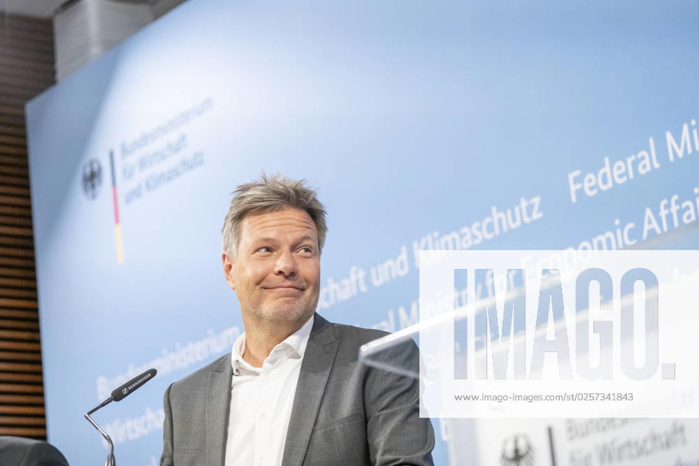 Pressestatement Energiestrompreis im Bundeswirtschaftsministerium Robert Habeck, Bundeswirtschaftsminister;Pressestatement Energiestrompreis im Bundeswirtschaftsministerium Robert Habeck, Bundeswirtschaftsminister, Berlin Berlin Deutschland BMWK