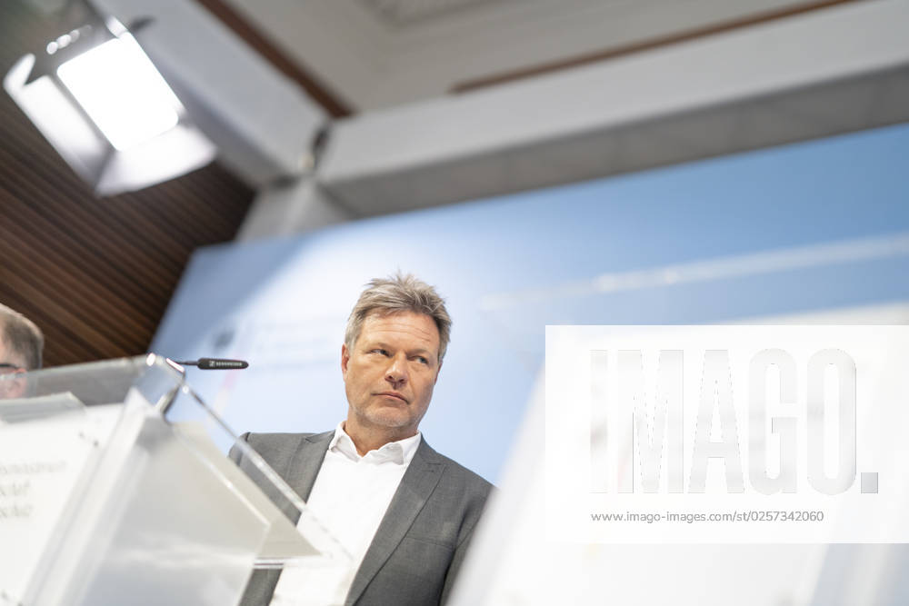 Pressestatement Energiestrompreis im Bundeswirtschaftsministerium Robert Habeck, Bundeswirtschaftsminister;Pressestatement Energiestrompreis im Bundeswirtschaftsministerium Robert Habeck, Bundeswirtschaftsminister, Berlin Berlin Deutschland BMWK