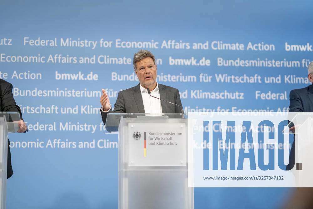 Pressestatement Energiestrompreis im Bundeswirtschaftsministerium Robert Habeck, Bundeswirtschaftsminister;Pressestatement Energiestrompreis im Bundeswirtschaftsministerium Robert Habeck, Bundeswirtschaftsminister, Berlin Berlin Deutschland BMWK
