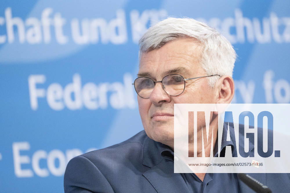 Pressestatement Energiestrompreis im Bundeswirtschaftsministerium Jörg Hofmann, Erster Vorsitzender Gewerkschaft IG Metall;Pressestatement Energiestrompreis im Bundeswirtschaftsministerium Jörg Hofmann, Erster Vorsitzender Gewerkschaft IG Metall, Berlin Berlin Deutschland BMWK