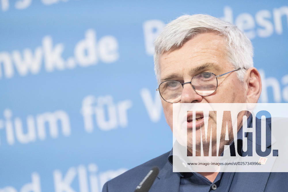 Pressestatement Energiestrompreis im Bundeswirtschaftsministerium Jörg Hofmann, Erster Vorsitzender Gewerkschaft IG Metall;Pressestatement Energiestrompreis im Bundeswirtschaftsministerium Jörg Hofmann, Erster Vorsitzender Gewerkschaft IG Metall, Berlin Berlin Deutschland BMWK
