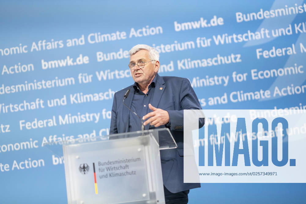 Pressestatement Energiestrompreis im Bundeswirtschaftsministerium Jörg Hofmann, Erster Vorsitzender Gewerkschaft IG Metall;Pressestatement Energiestrompreis im Bundeswirtschaftsministerium Jörg Hofmann, Erster Vorsitzender Gewerkschaft IG Metall, Berlin Berlin Deutschland BMWK