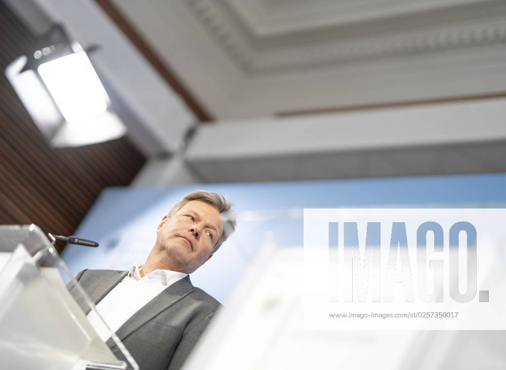 Pressestatement Energiestrompreis im Bundeswirtschaftsministerium Robert Habeck, Bundeswirtschaftsminister;Pressestatement Energiestrompreis im Bundeswirtschaftsministerium Robert Habeck, Bundeswirtschaftsminister, Berlin Berlin Deutschland BMWK