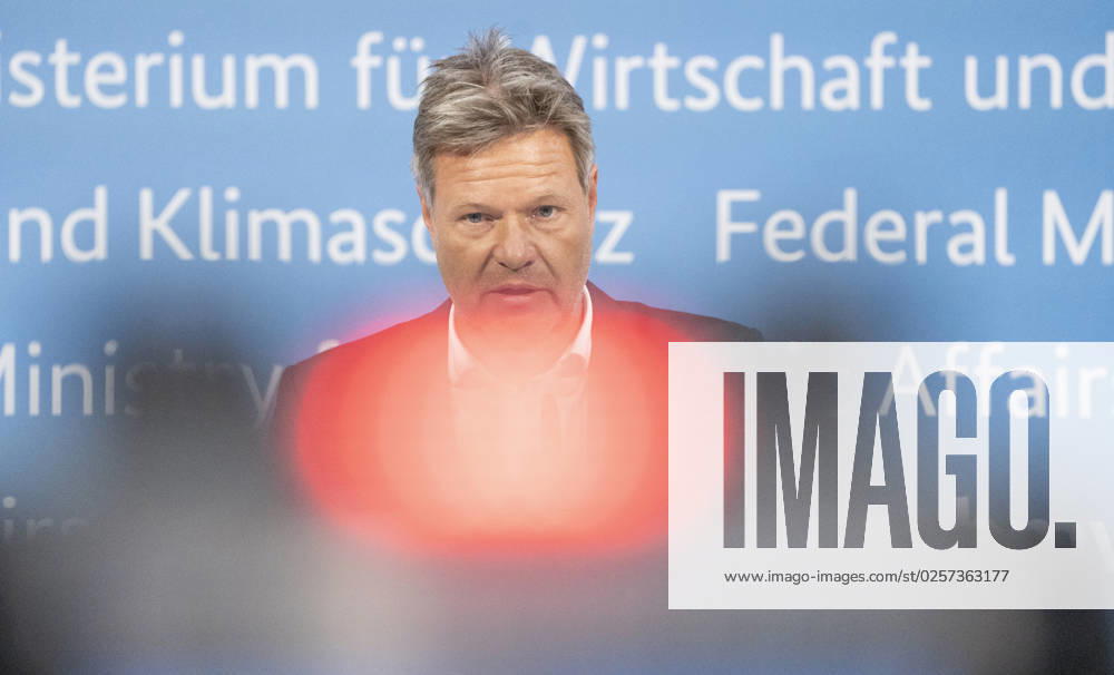 Pressestatement Energiestrompreis im Bundeswirtschaftsministerium Robert Habeck, Bundeswirtschaftsminister;Pressestatement Energiestrompreis im Bundeswirtschaftsministerium Robert Habeck, Bundeswirtschaftsminister, Berlin Berlin Deutschland BMWK