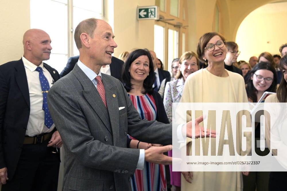 Prinz Edward, Katharina Günther-Wünsch und Bettina Stark-Watzinger beim Besuch der Schule am Schillerpark im Rahmen der Verleihung des Duke Award im Wedding. Berlin