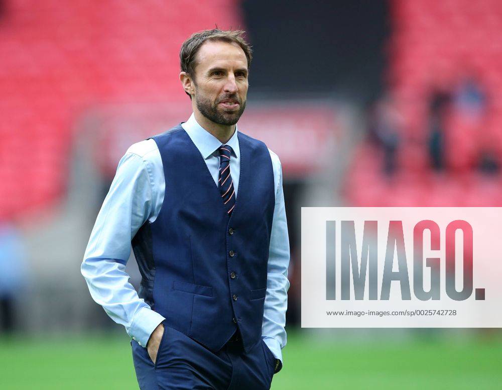 England s Gareth Southgate looks on during the World Cup Qualifying Group F match at Wembley Stadium, London. Picture date October 8th, 2016 Pic David Klein Sportimage .