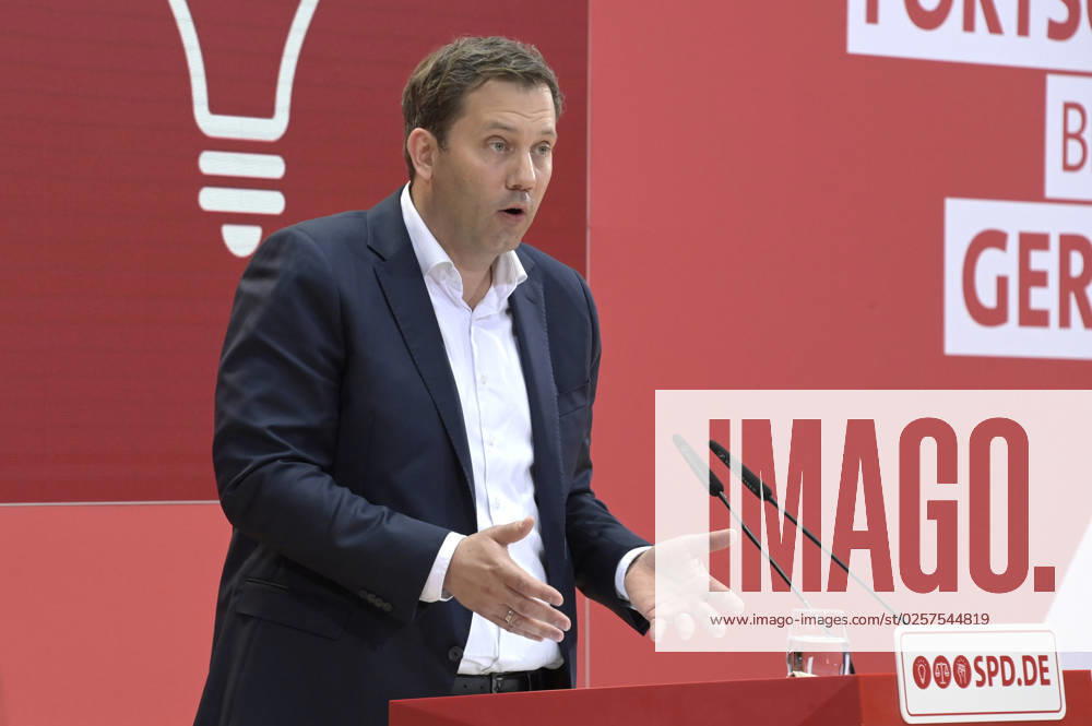 Lars Klingbeil bei der Jubiläumsveranstaltung der SPD Fortschritt braucht Gerechtigkeit - Seit 160 Jahren Ideen für morgen im Willy-Brandt-Haus. Berlin