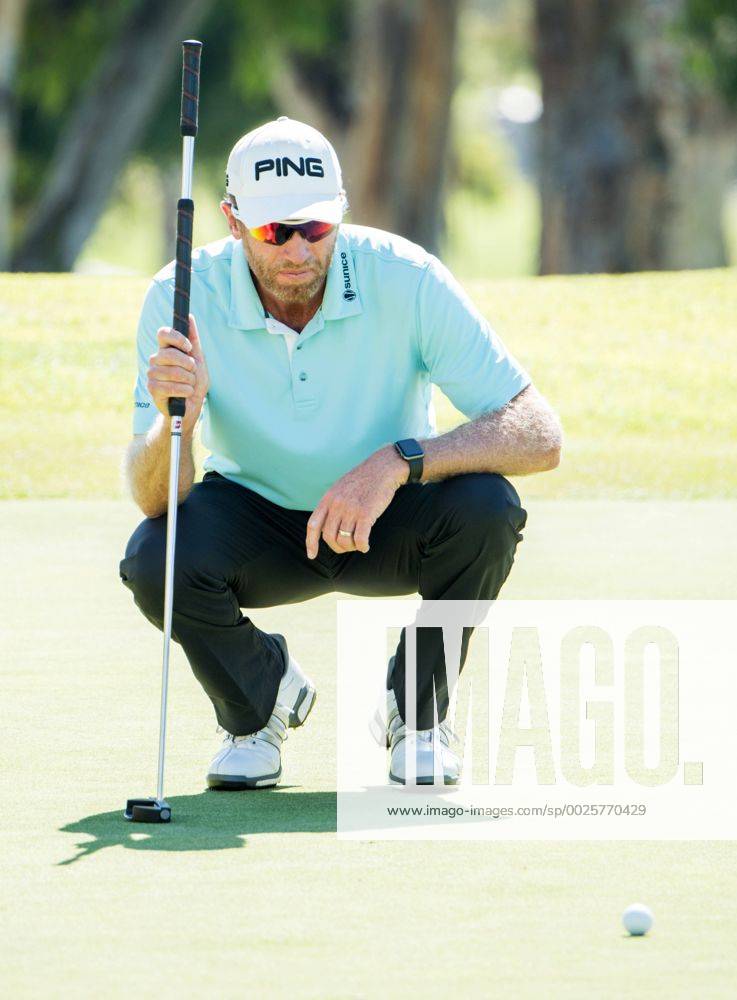 Newport Beach, California, USA - Grant Waite lines up a putt on the second hole during the final round of the Toshiba Classic at the Newport Beach Country Club on October 9, 2016 in Newport Beach, California. Toshiba Classic - Final Round - ZUMAg139