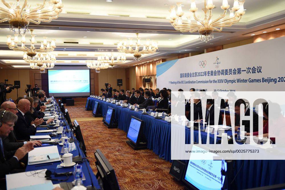 (161010) -- BEIJING, Oct. 10. 2016 -- Participants from IOC Coordination Commission and the Beijing Organizing Committee for the 2022 Olympic and Paralympic Winter games Winterspiele Spiele Summer games attend the 1st Meeting of the IOC Coordination Commission for the XXIV Olympic Winter Games Beijing 2022 in Beijing, capital of China, Oct. 10, 2016. ) (SP)CHINA-BEIJING-CHINA 2022 BEIJING OLYMPIC WINTER GAMES-IOC (CN) JuxHuanzong