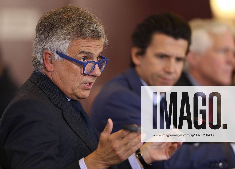 (161012) -- BEIJING, Oct. 12. 2016 -- IOC Vice-President Juan Antonio Samaranch Salisachs (L) gestures during the press conference PK Pressekonferenz for the 1st Meeting of the IOC Coordination Commission for the XXIV Olympic Winter games Winterspiele Spiele Summer games Beijing 2022 in Beijing, capital of China, Oct. 12, 2016. ) (SP)CHINA-BEIJING-2022 OLYMPIC WINTER GAMES-IOC COORDINATION COMMISSION-PRESS CONFERENCE (CN) WangxLili