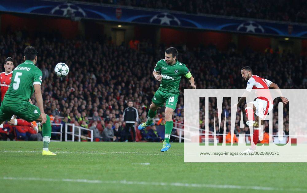 Arsenal s Theo Walcott scoring his sides second goal during the Champions League group A match at the Emirates Stadium, London. Picture date October 19th, 2016 Pic David Klein Sportimage .