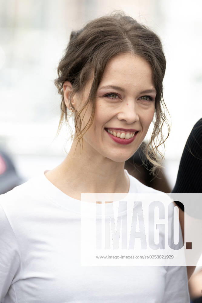 Cannes - Un Certain Regard Photocall Paula Beer attends the photocall for the Un Certain Regard jury at the 76th annual Cannes film festival at Palais des Festivals on May 17, 2023 in Cannes, France. Photo by David Niviere ABACAPRESS.COM CANNES France