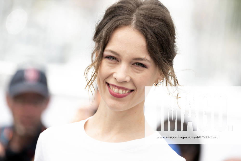 Cannes - Un Certain Regard Photocall Paula Beer attends the photocall for the Un Certain Regard jury at the 76th annual Cannes film festival at Palais des Festivals on May 17, 2023 in Cannes, France. Photo by David Niviere ABACAPRESS.COM CANNES France