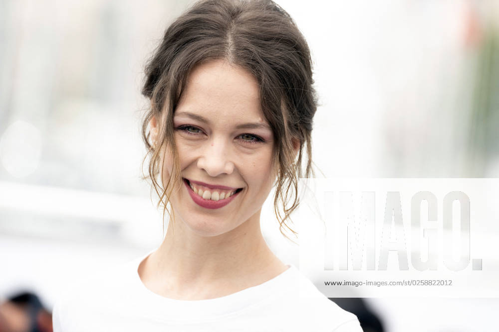 Cannes - Un Certain Regard Photocall Paula Beer attends the photocall for the Un Certain Regard jury at the 76th annual Cannes film festival at Palais des Festivals on May 17, 2023 in Cannes, France. Photo by David Niviere ABACAPRESS.COM CANNES France